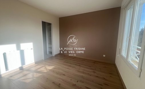 Castle for Sale in Houdan, Île-de-France, France