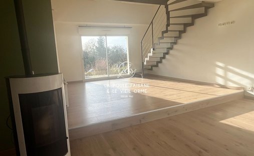 Castle for Sale in Houdan, Île-de-France, France