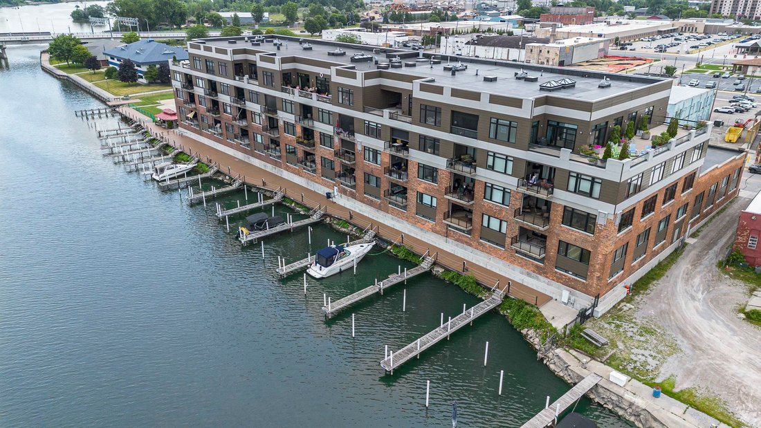 Condo in Bay City, Michigan, United States 1 - 16781198