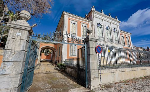 Villa in Paco de Arcos, Lisbon, Portugal 1