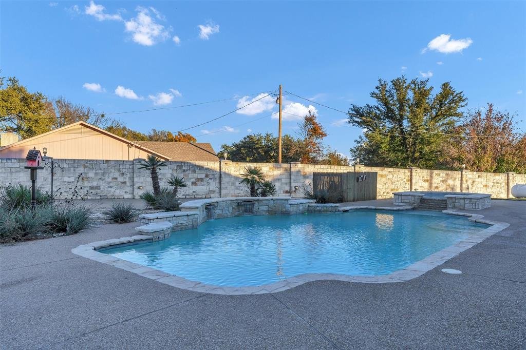 House in Granbury, Texas, United States 5 - 16781313