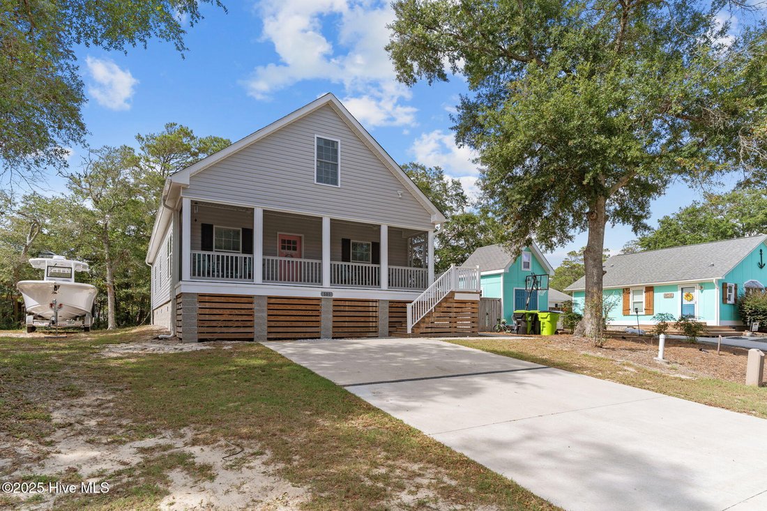 House in Oak Island, North Carolina, United States 3 - 16778477