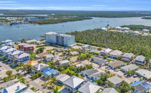 Land in Fort Myers Beach, Florida, United States 1