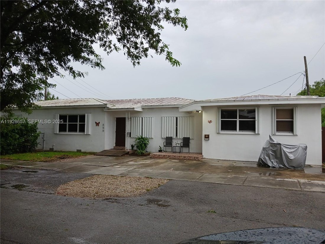 Apartment in Coral Gables, Florida, United States 1 - 16781531