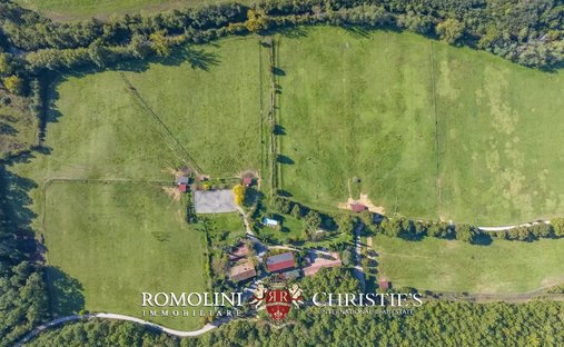 Castle for Sale in Casa Vannini, Tuscany, Italy