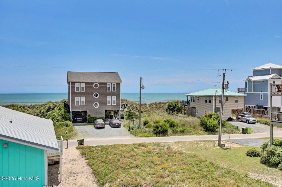 House in North Topsail Beach, North Carolina, United States 4 - 16778750
