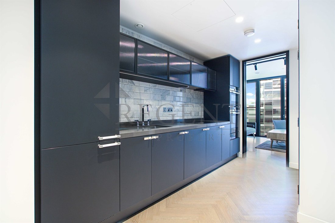 Apartment in EC2, Islington, England 4 - 16780196