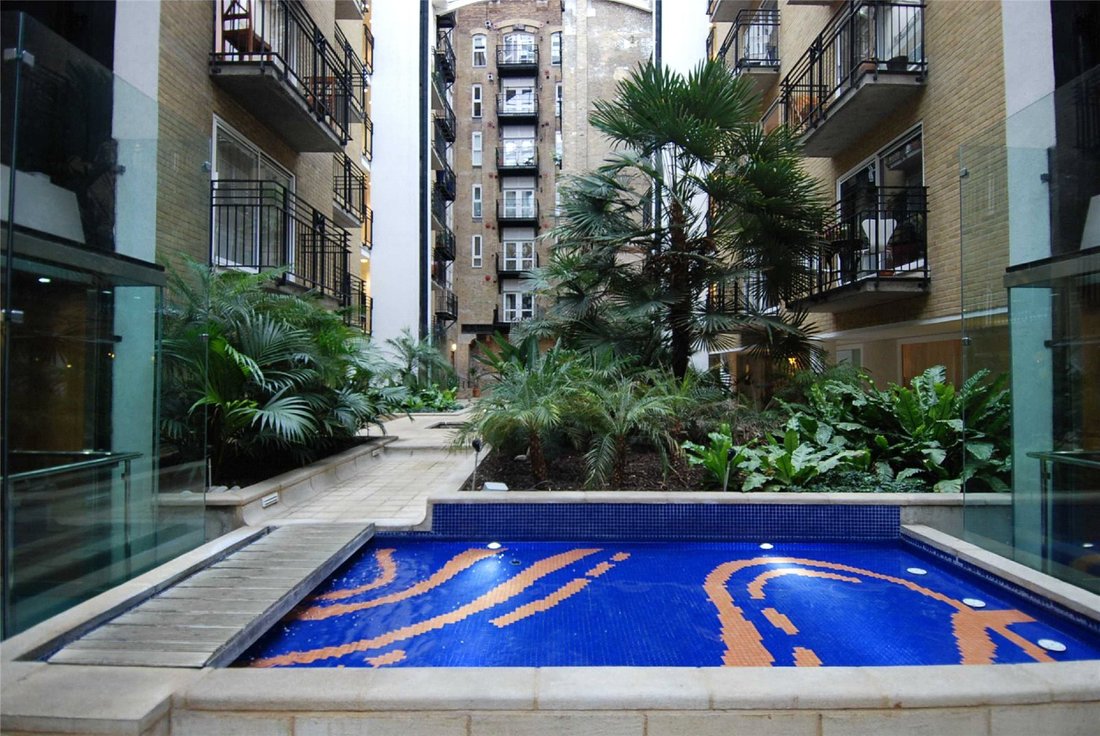 Apartment in EC4, City of London, England 3 - 16780055