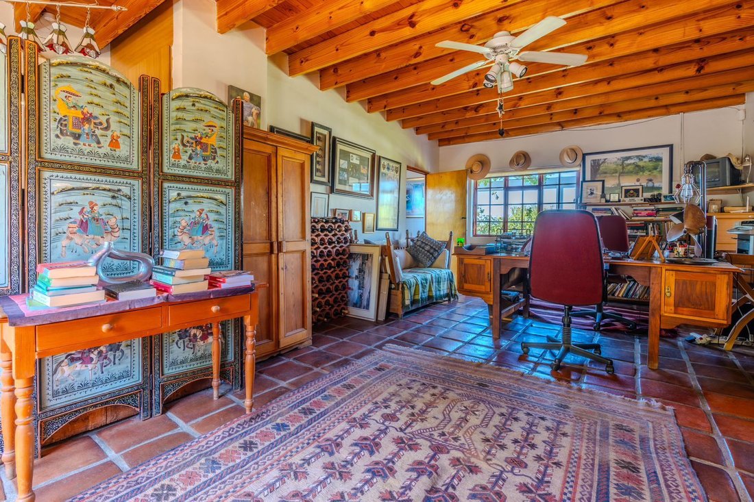 Farm Ranch in Drakenstein Local Municipality, Western Cape, South Africa 4 - 16779661