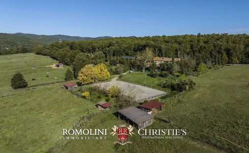 Castle for Sale in Casa Vannini, Tuscany, Italy