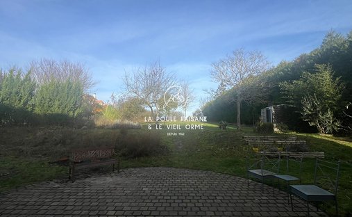 Castle for Sale in Houdan, Île-de-France, France