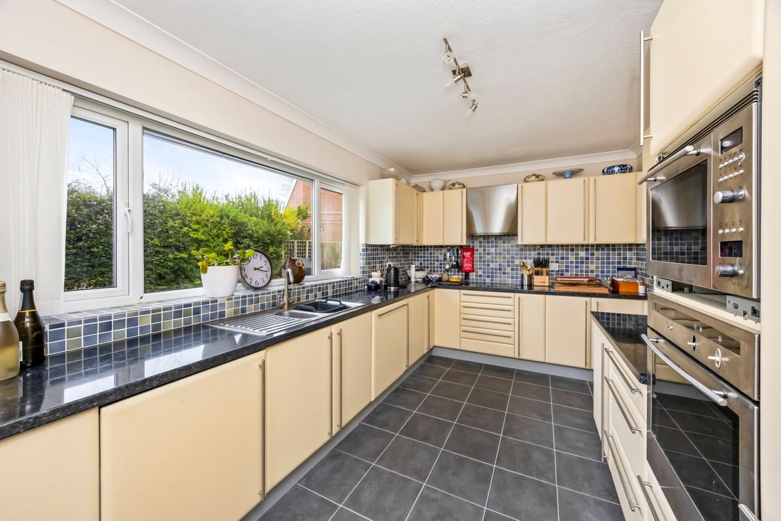 Chalet in Upper Beeding, England 3 - 16779349