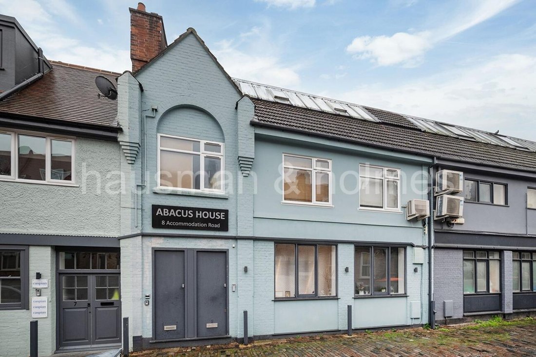 House in Golders Green, Barnet, England 1 - 16780090