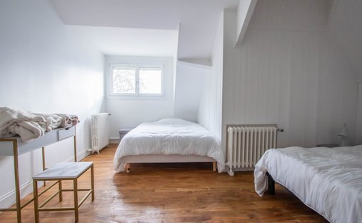 Castle for Sale in Écouflant, Pays de la Loire, France