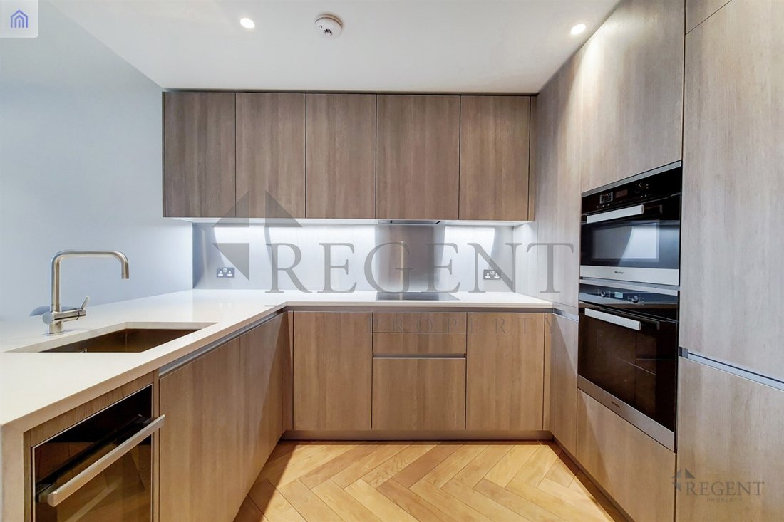 Apartment in EC2, Islington, England 2 - 16780077