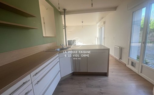 Castle for Sale in Houdan, Île-de-France, France