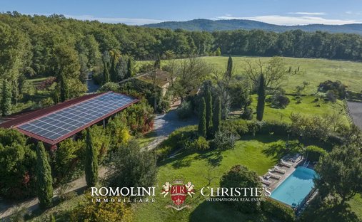 Castle for Sale in Casa Vannini, Tuscany, Italy