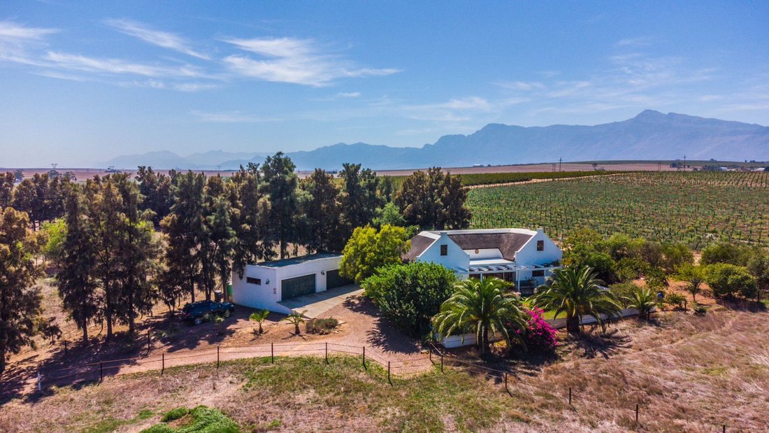 Farm Ranch in Drakenstein Local Municipality, Western Cape, South Africa 1 - 16779661