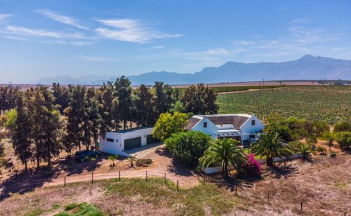 Farm Ranch in Drakenstein Local Municipality, Western Cape, South Africa 1