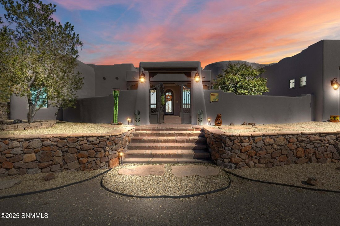 House in Las Cruces, New Mexico, United States 3 - 16779285