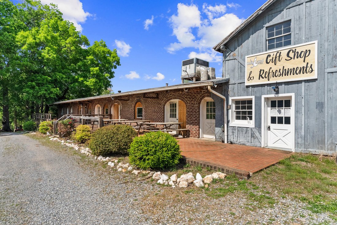 House in Bedford, Virginia, United States 3 - 16781683