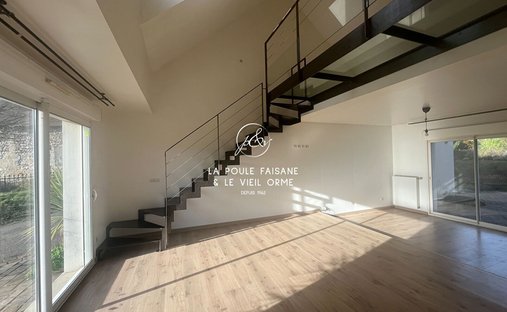 Castle for Sale in Houdan, Île-de-France, France