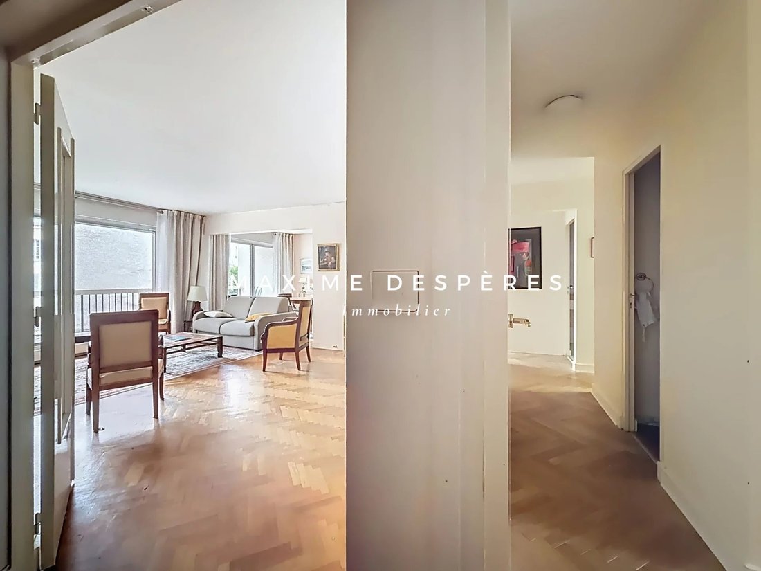 Apartment in Montreuil, Versailles, France 5 - 16779103