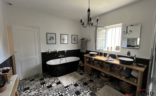 Castle for Sale in Langoiran, Nouvelle-Aquitaine, France