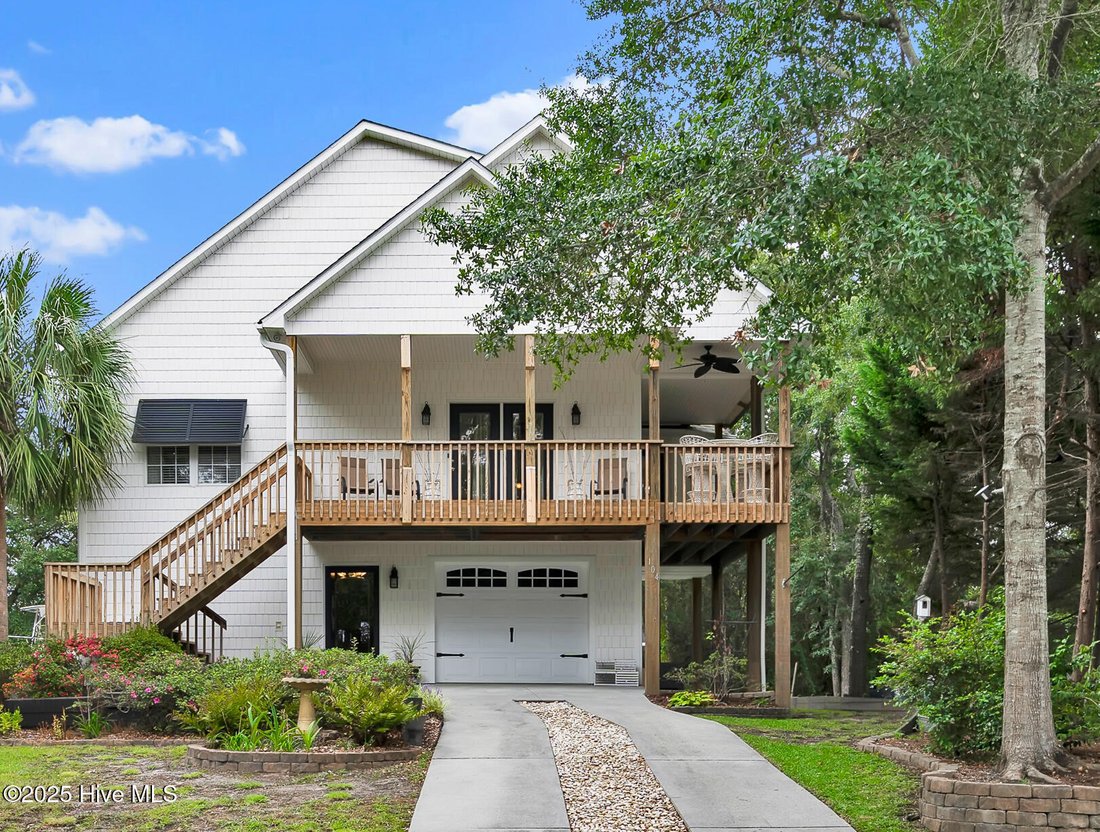 House in Oak Island, North Carolina, United States 1 - 16778012