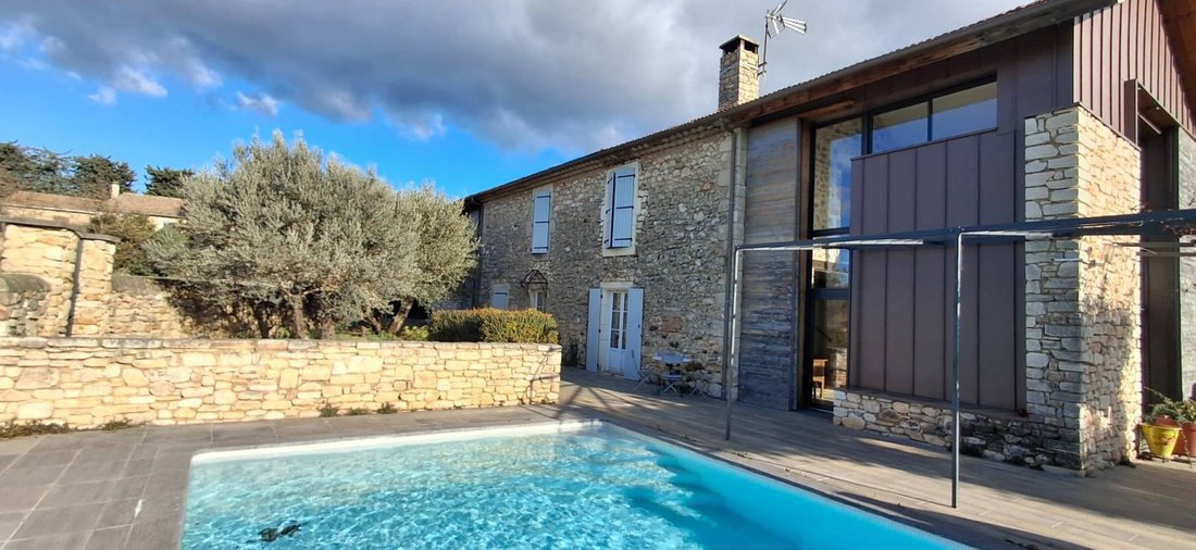 Estate in Saint-Privat, Auvergne-Rhône-Alpes, France 1 - 16780529