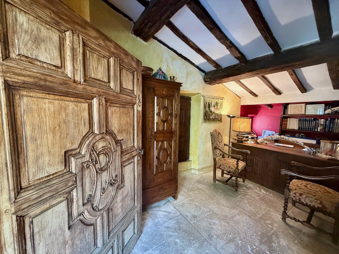 Villa in Tourrettes-sur-Loup, Provence-Alpes-Côte d'Azur, France 2 - 16780451