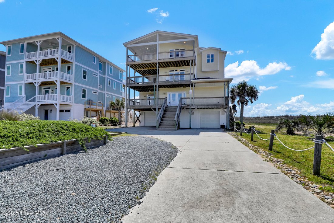 House in Topsail Beach, North Carolina, United States 3 - 16777371