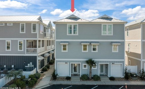 Townhouse in Emerald Isle, North Carolina, United States 1