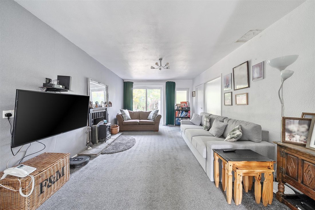 House in Harefield Grove, Harefield, England 5 - 16777150
