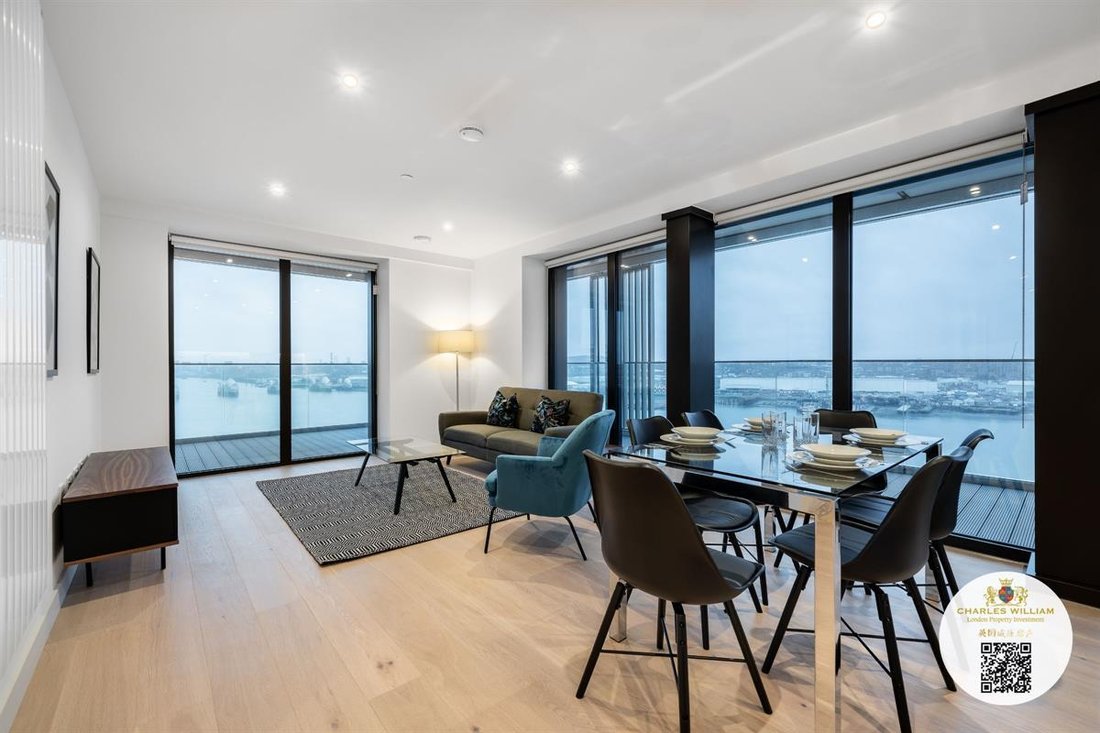 Apartment in Victoria Docks, Newham, England 2 - 16776918