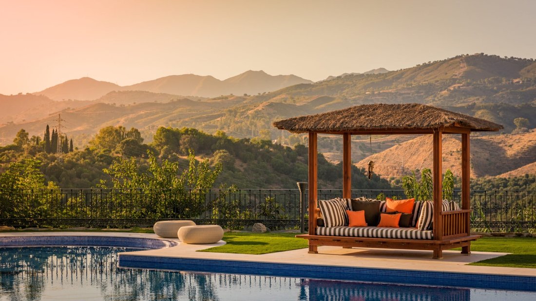 Estate in Marbella, Andalusia, Spain 3 - 16781312
