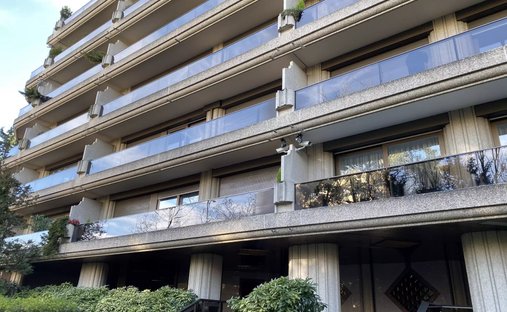 Castle Life At Your Fingertips