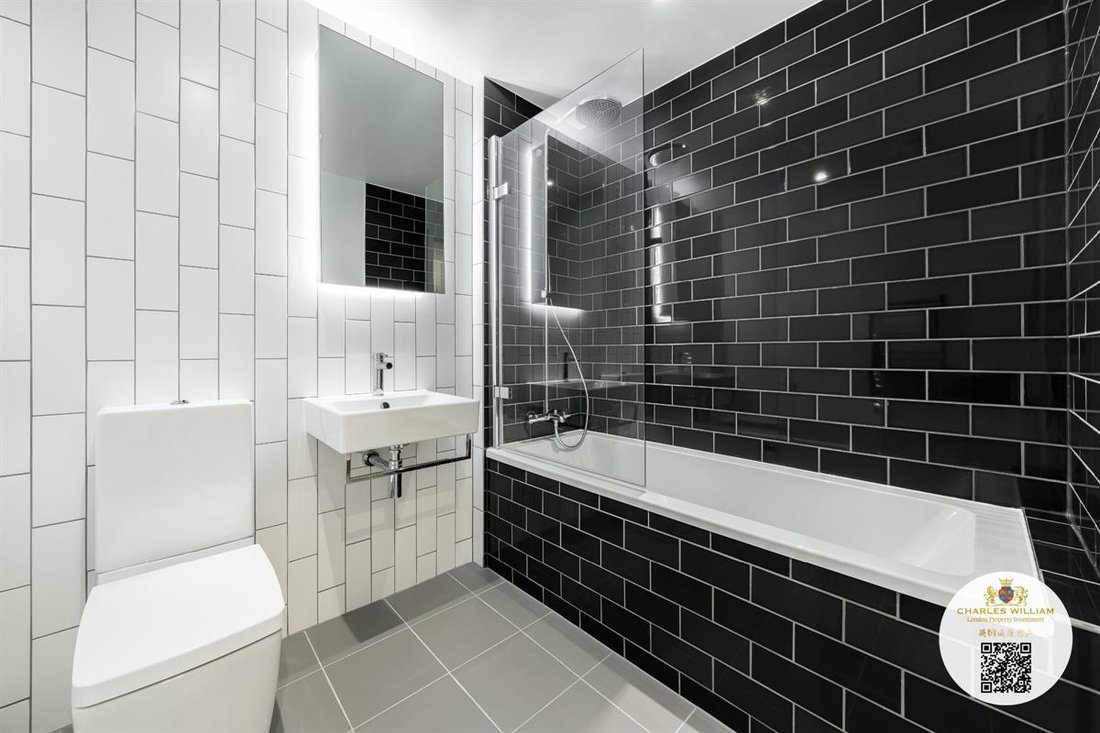 Apartment in Victoria Docks, Newham, England 4 - 16776918