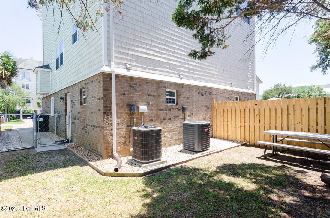 Condo in Carolina Beach, North Carolina, United States 2 - 16778029