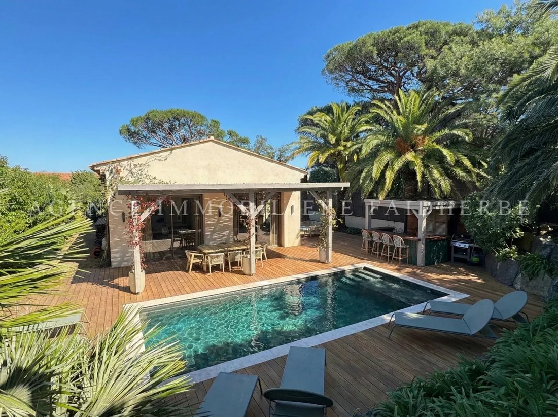 House in Zone Est Diffuse, Saint-Tropez, France 1 - 16779185