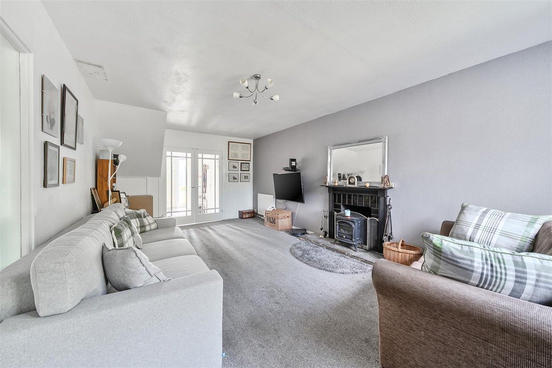 House in Harefield Grove, Harefield, England 2 - 16777150