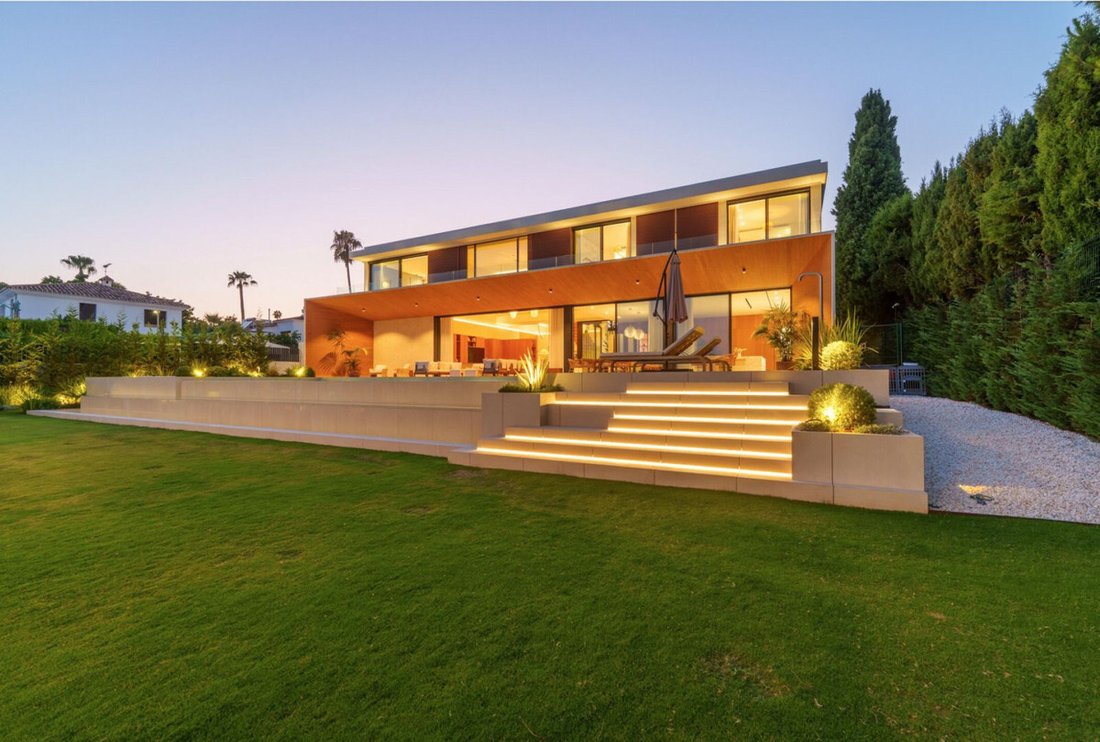 Villa in Guadalmina Alta, San Pedro de Alcantara, Spain 4 - 16780805