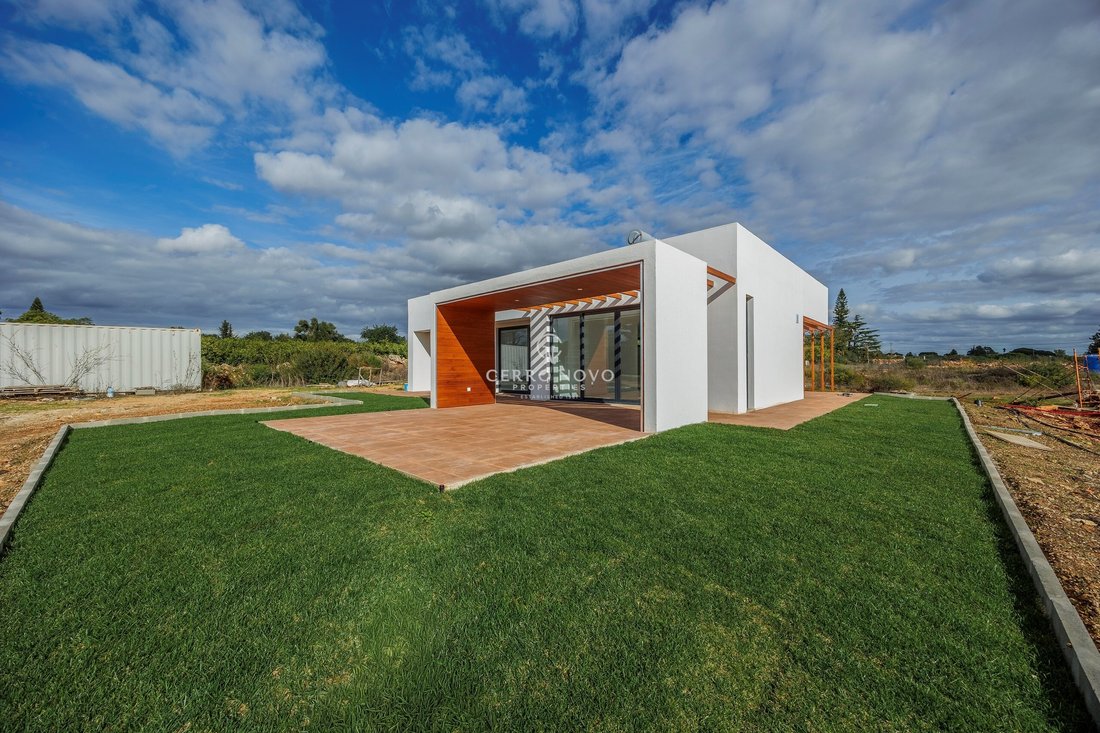 Villa in Lagoa e Carvoeiro, Algarve, Portugal 1 - 16779773