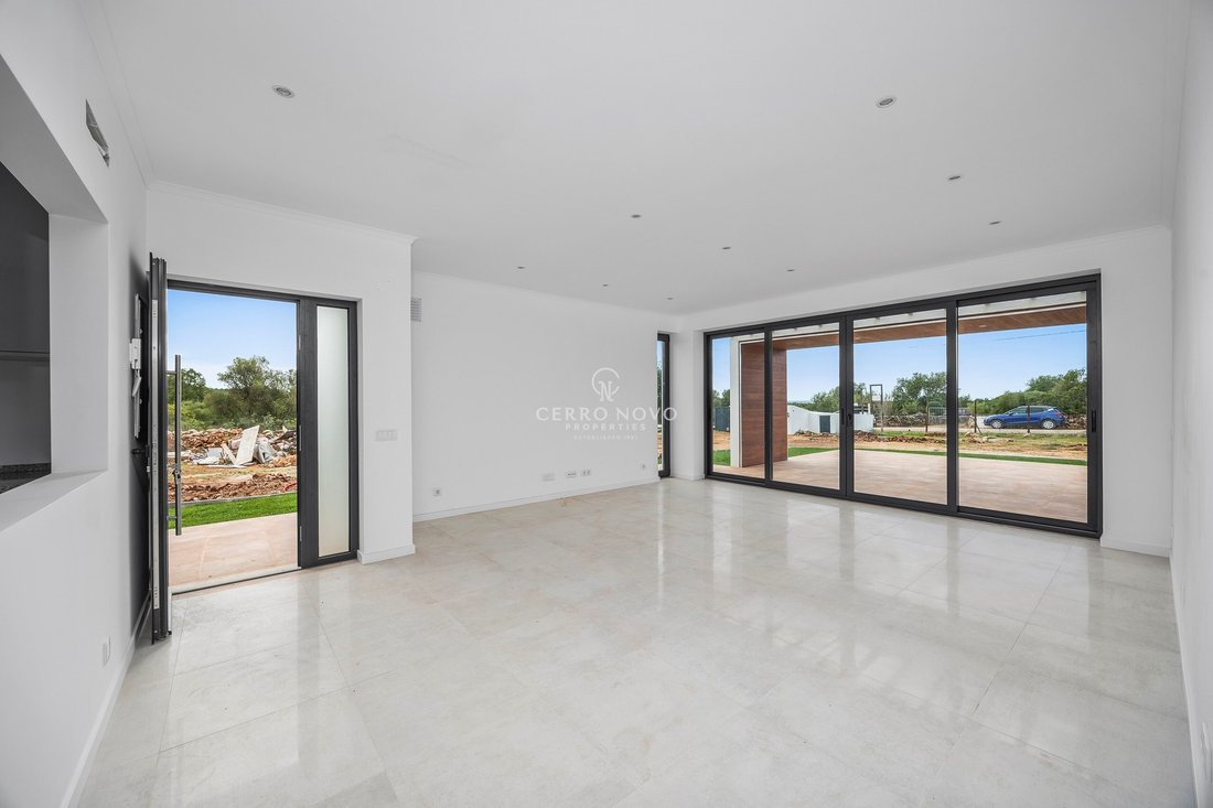 Villa in Lagoa e Carvoeiro, Algarve, Portugal 2 - 16779773