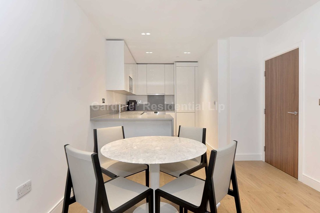 House in Ealing (London Borough of Ealing), Ealing, England 3 - 16776947