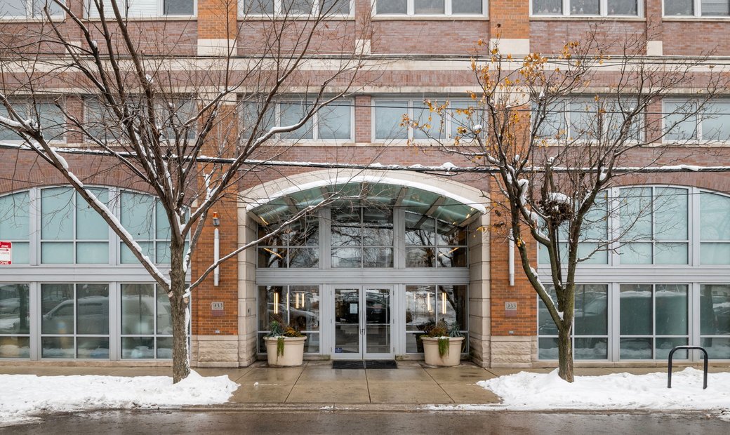 Curated visual reference: Luxury Living At Its Finest Reference: Luxury Living At Its Finest In Chicago Illinois United States