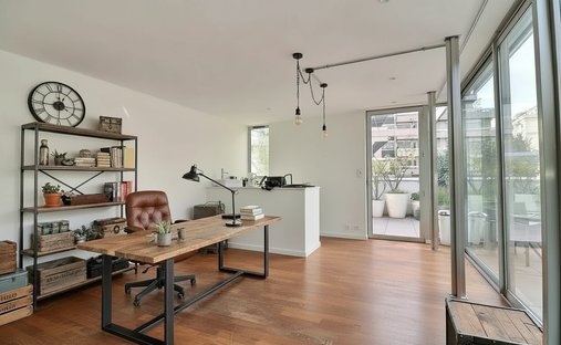 Castle for Sale in Clermont-Ferrand, Auvergne-Rhône-Alpes, France