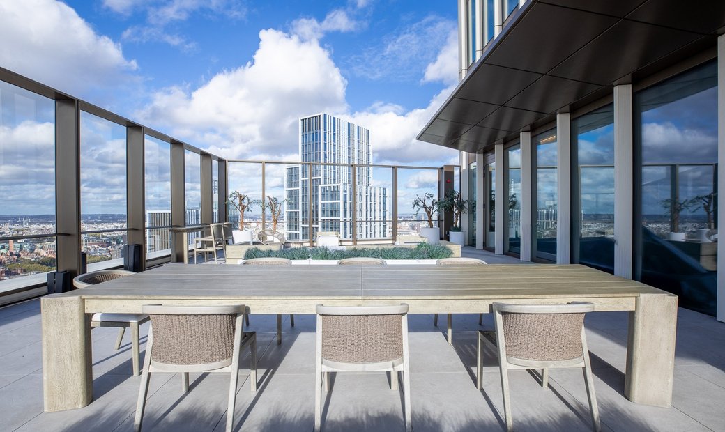 Beautiful view of Penthouse Apartment With Extraordinary Views