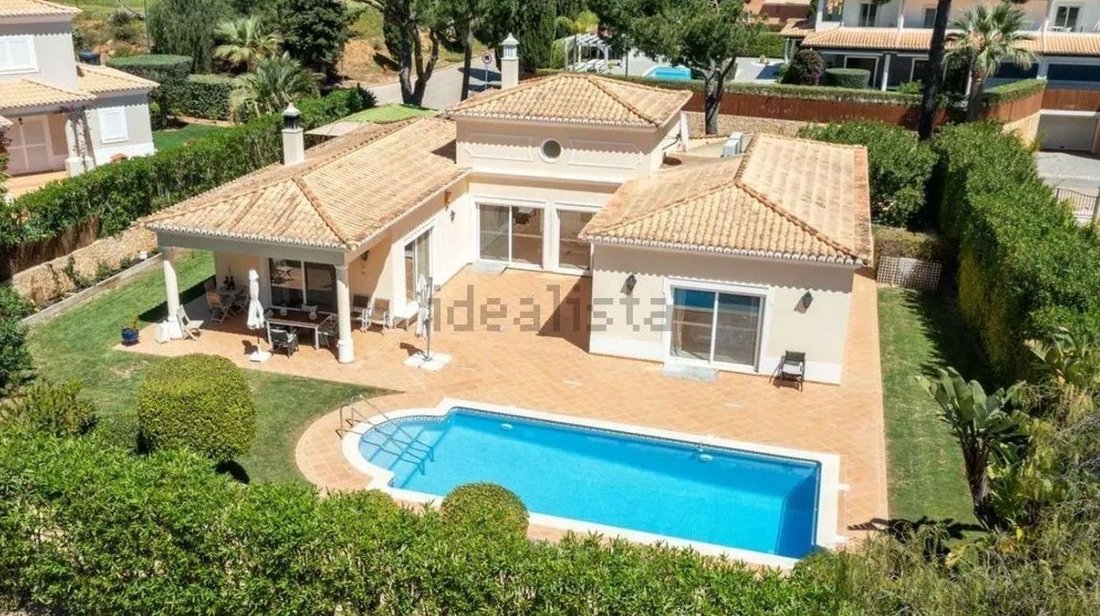 Villa in Vilamoura, Quarteira, Algarve 1 - 16782512