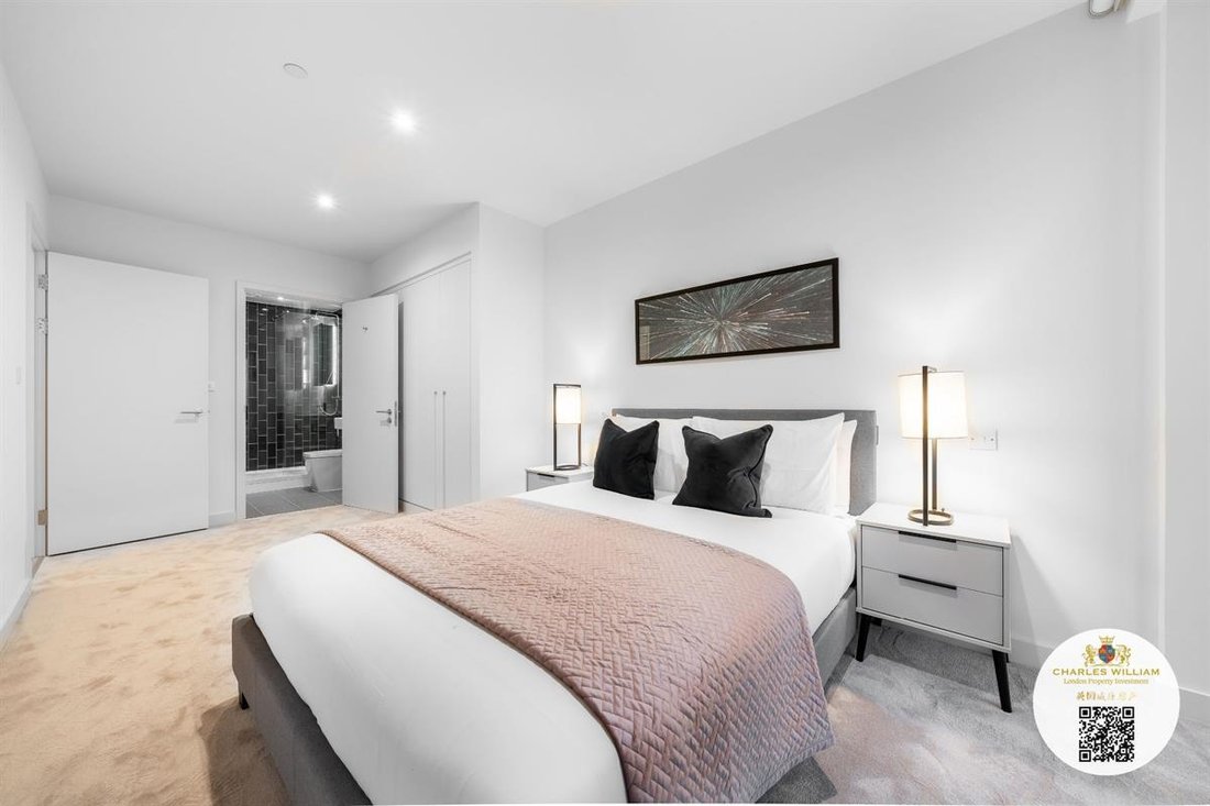 Apartment in Victoria Docks, Newham, England 3 - 16776918